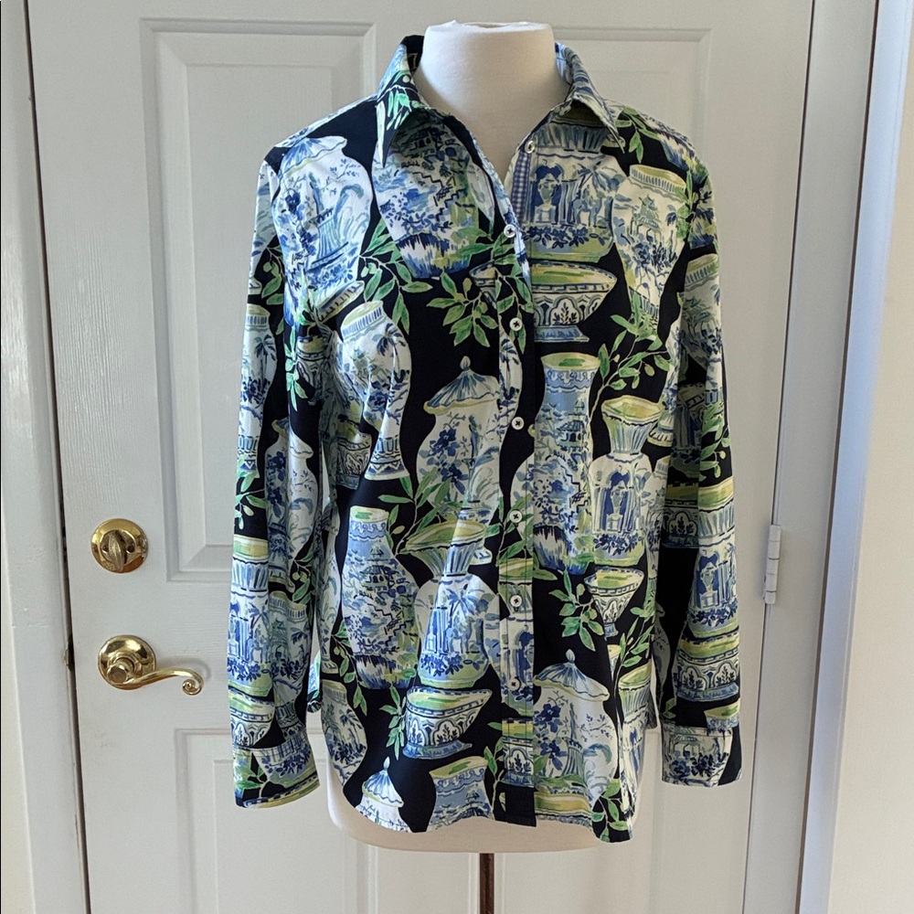 Like-new Talbots ginger jars & vases cotton shirt